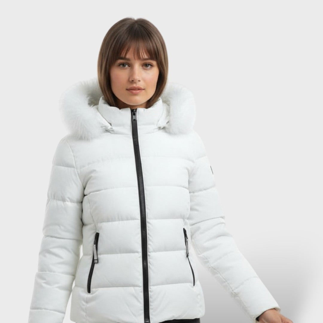 Clara | Elegante Winterjacke für Damen mit Kapuze 6