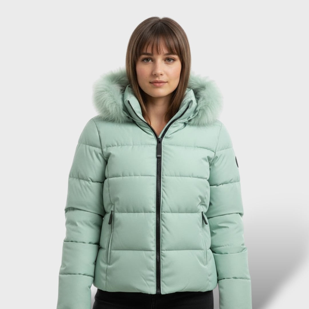 Clara | Elegante Winterjacke für Damen mit Kapuze 9