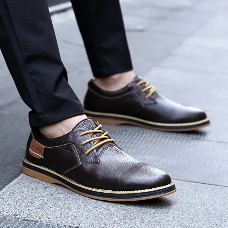Herren Schnürschuhe aus Leder im klassischen Brogue-Stil
