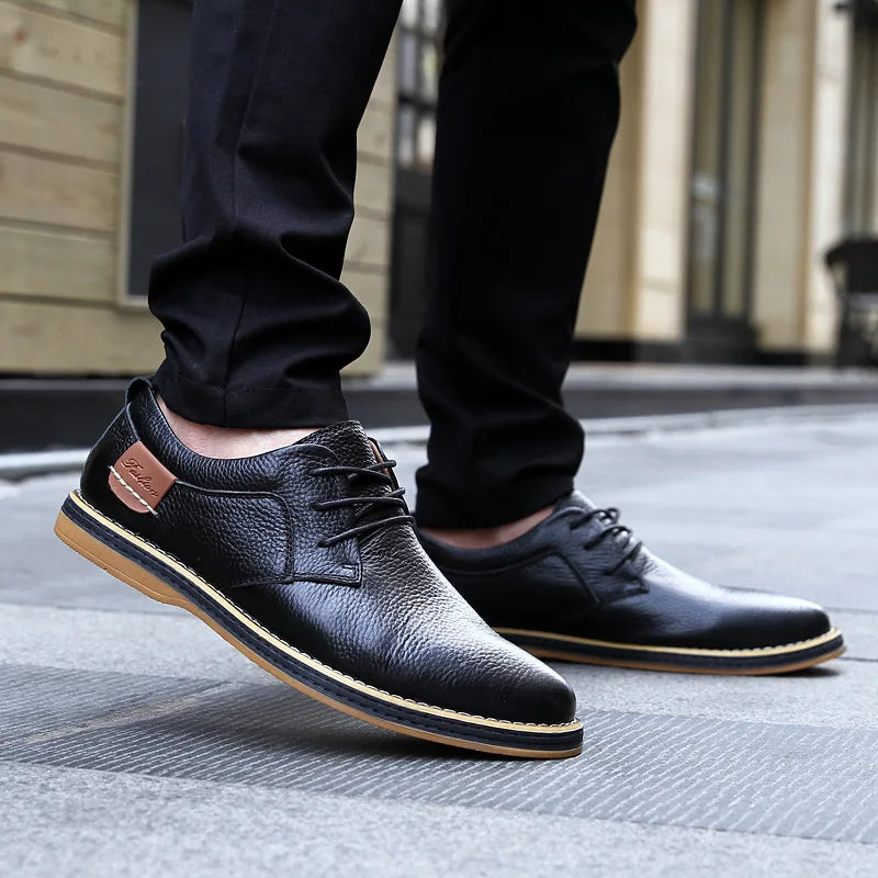 Herren Schnürschuhe aus Leder im klassischen Brogue-Stil