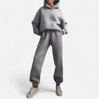 Calira | Modernes Freizeit Set mit Hoodie und Jogginghose Damen