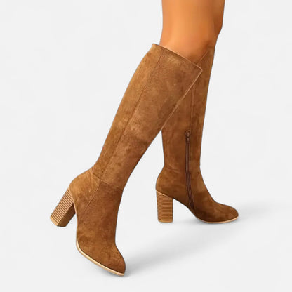 Calyra | Overknee Boots mit Absatz im cleanen Look