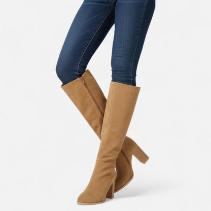 Calyra | Overknee Boots mit Absatz im cleanen Look