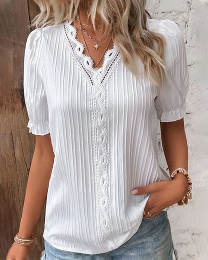 Livia | Damen Bluse mit V-Ausschnitt und Spitzen-Detail
