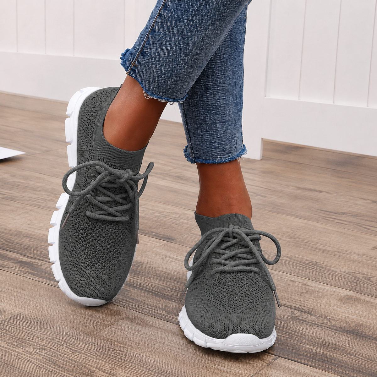 Livia | Leichte Damen Sneaker mit Schnürung