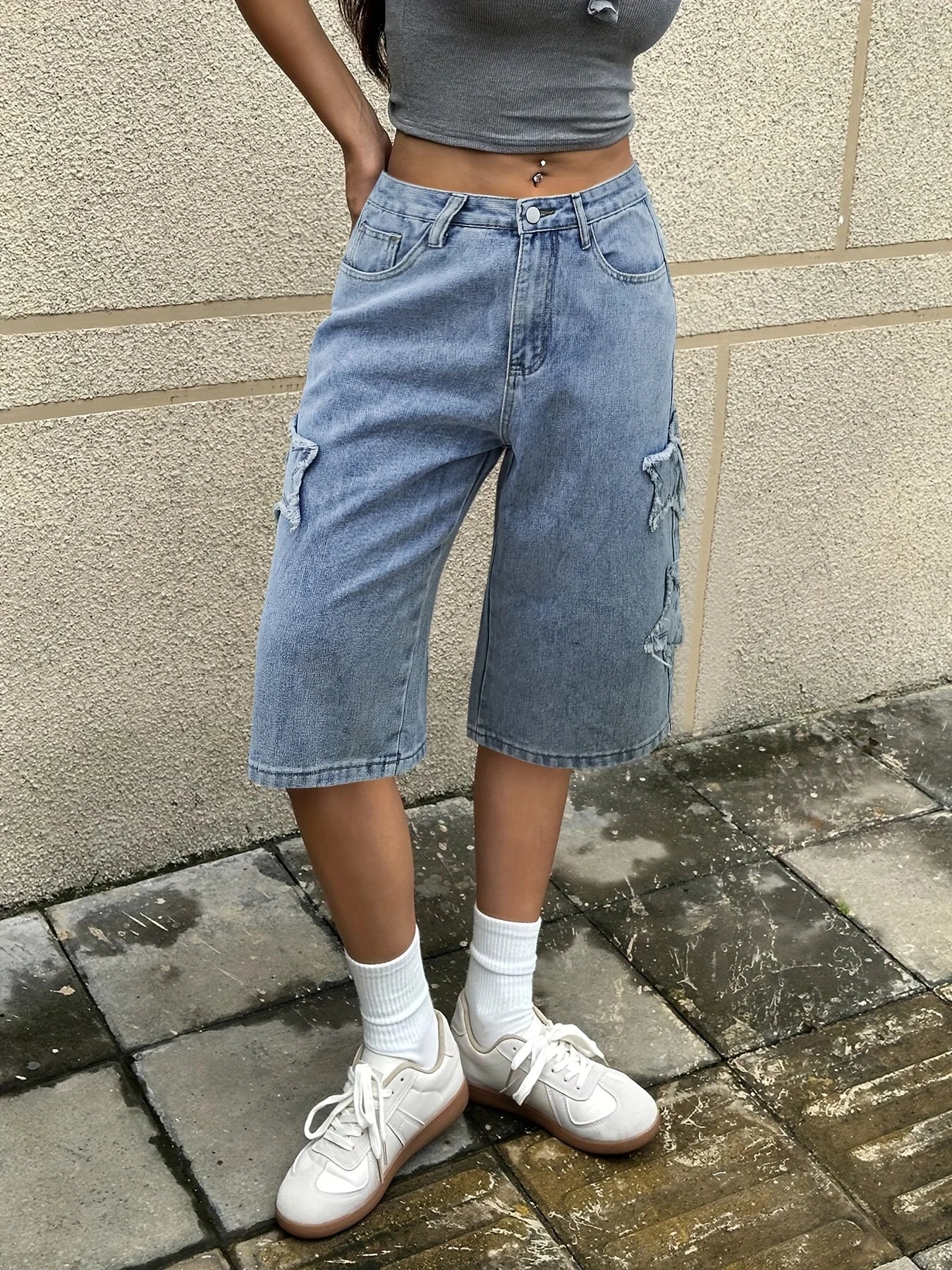 Luna | Baggy Jorts aus hellem Denim mit Stern-Detail