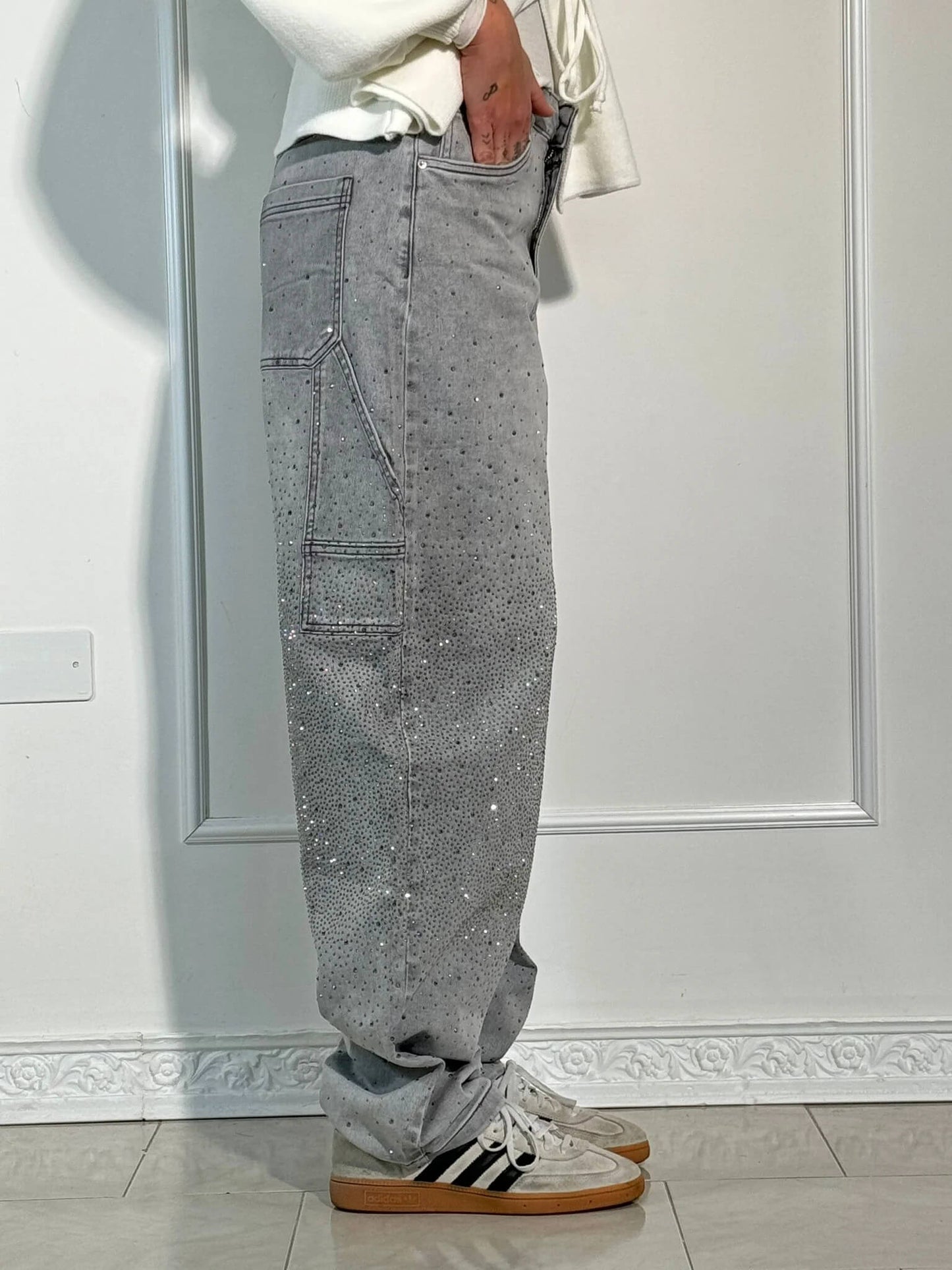 Mara | Trendige Jeans mit Strassdetails im Wide Fit für Damen