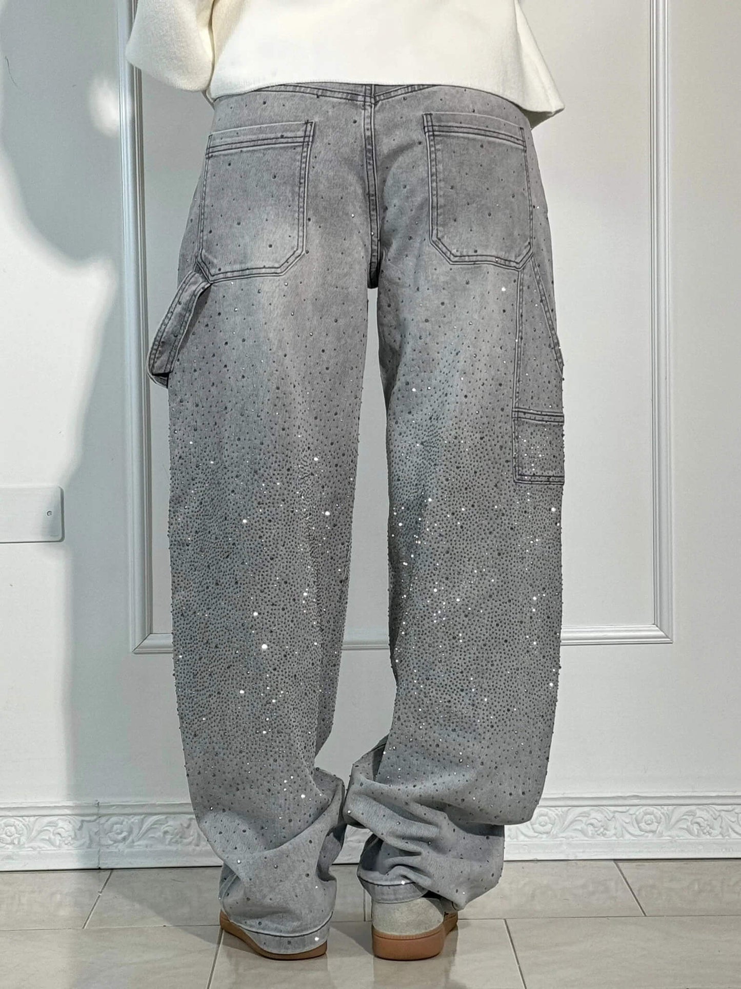Mara | Trendige Jeans mit Strassdetails im Wide Fit für Damen