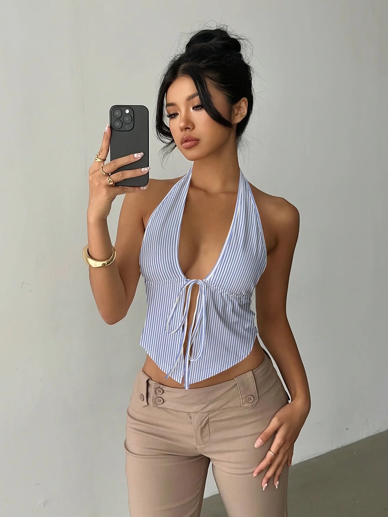Nelia | Neckholder Top für selbstbewusste Auftritte